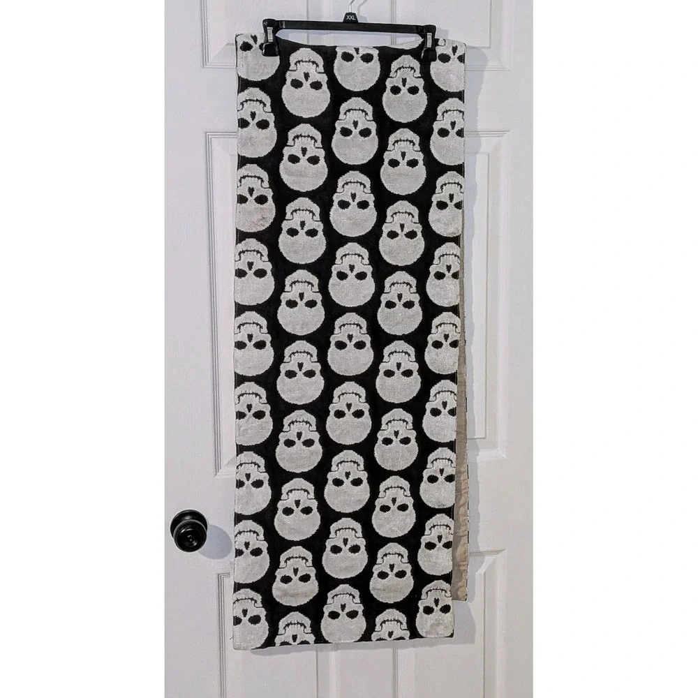 Soho Studio Halloween Table Runner Black White Skull Spooky‎ Decor 84X16 NWOT